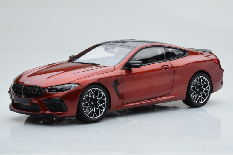BMW M8 F92 Coupe Red Minichamps 1/18
