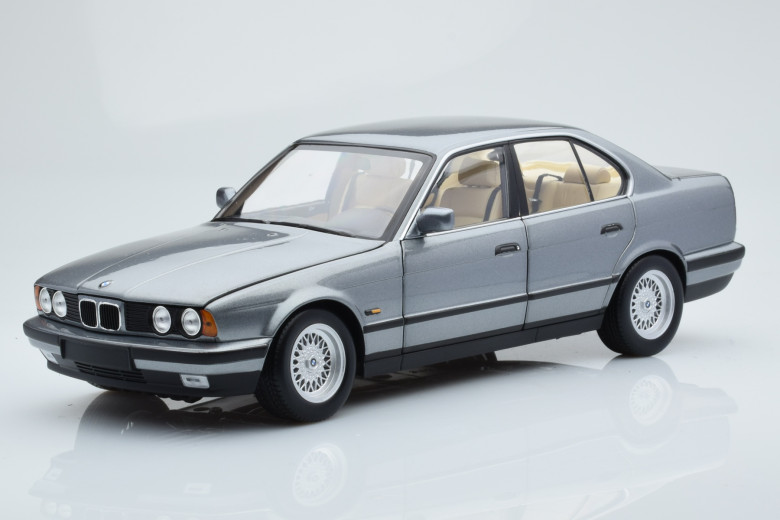 100024008  BMW 535i E34 Grey Metallic Minichamps 1/18