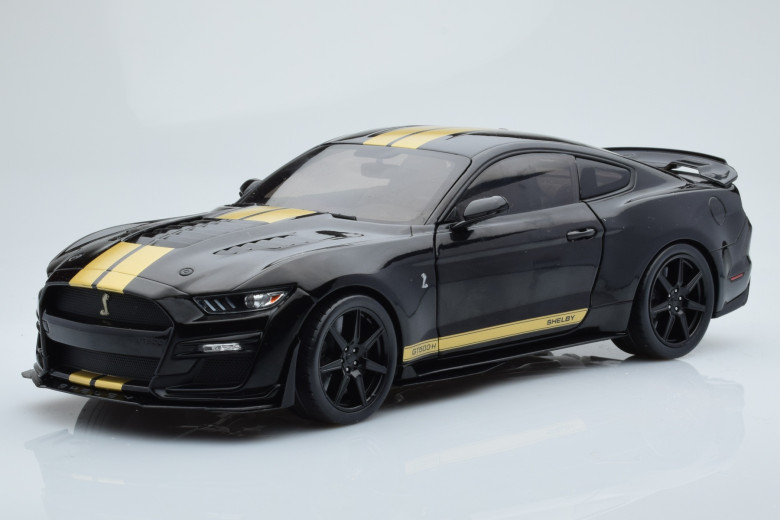 S1805910  Ford Shelby GT500-H Black Solido 1/18