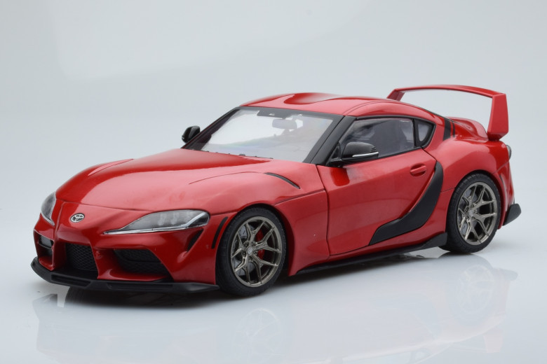 S1809001  Toyota GR Supra Street Fighter Red Solido 1/18