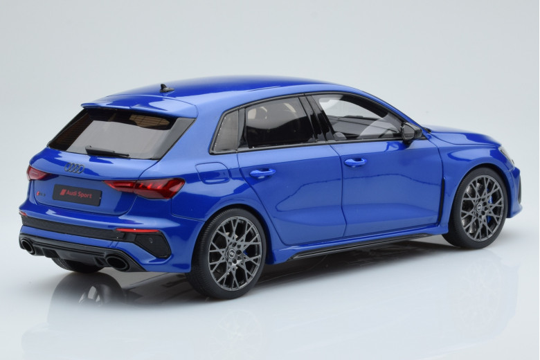 Audi RS3 Sportback Performance Edition Nagaro Blue GT Spirit 1/18
