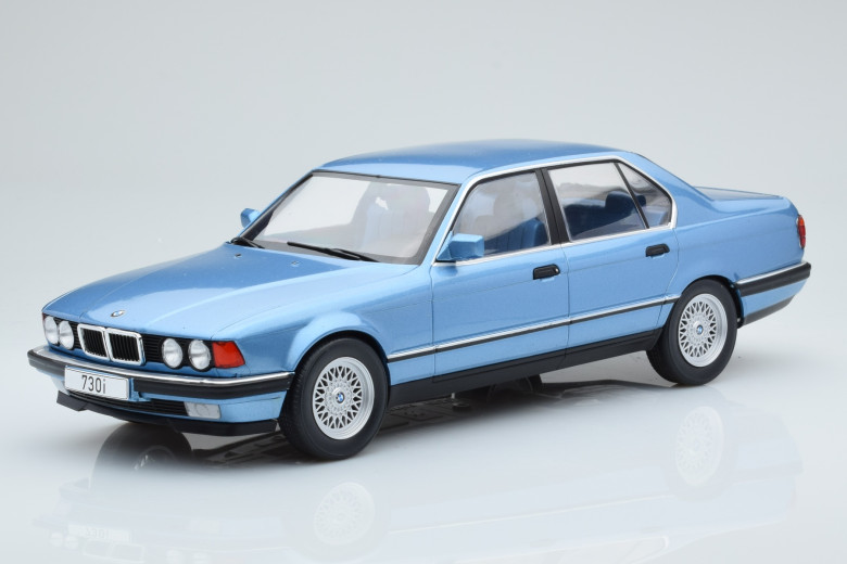 BMW 730i E32 Blue MCG 1/18