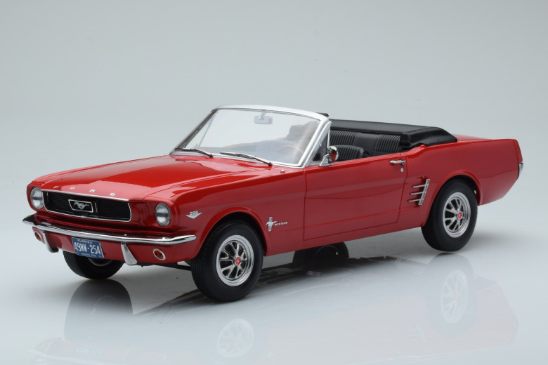 Norev 1:18 - 1 - Voiture miniature - Ford Mustang convertible - 1966 - Rood  - Catawiki