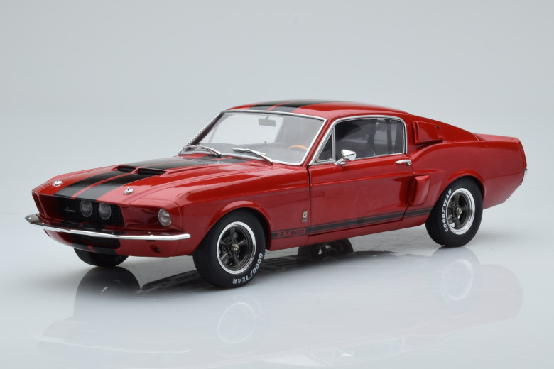 S1802909  Ford Mustang Shelby GT500 Red Solido 1/18