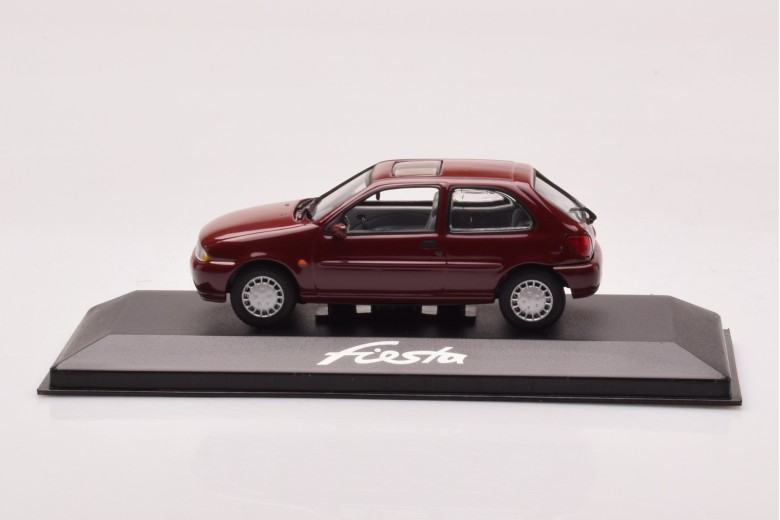 430766661  Ford Fiesta MK4 Red Minichamps 1/43