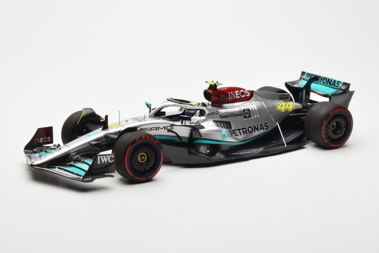 110220044  F1 Mercedes AMG Petronas Formula One Team F1 W13 E Performance Lewis Hamilton Spanish GP 2022 Minichamps 1/18