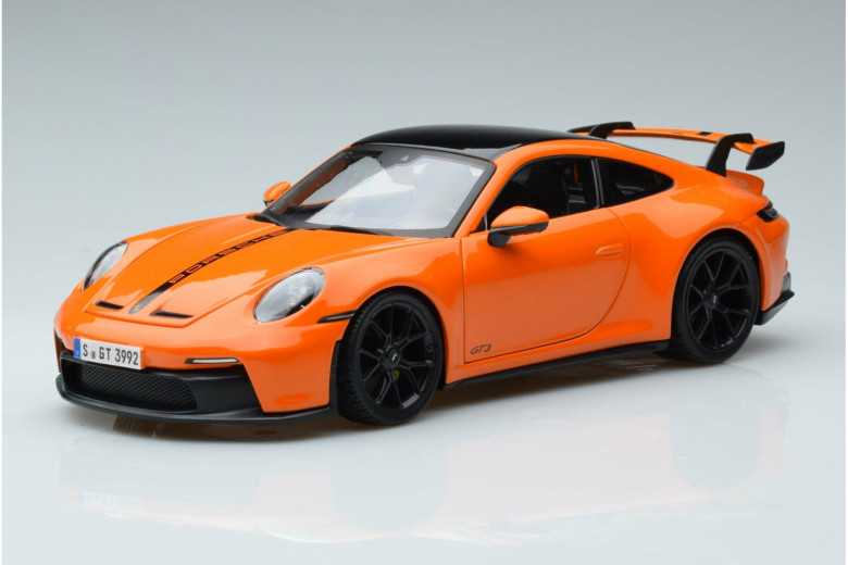 36458O  Porsche 911 992 GT3 Coupe Orange Limited Edition Maisto 1/18