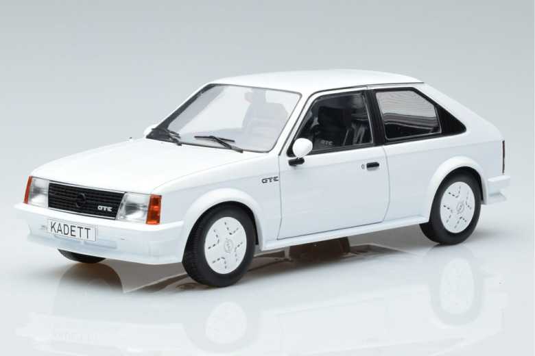 Opel Kadett D GTE White MCG 1/18
