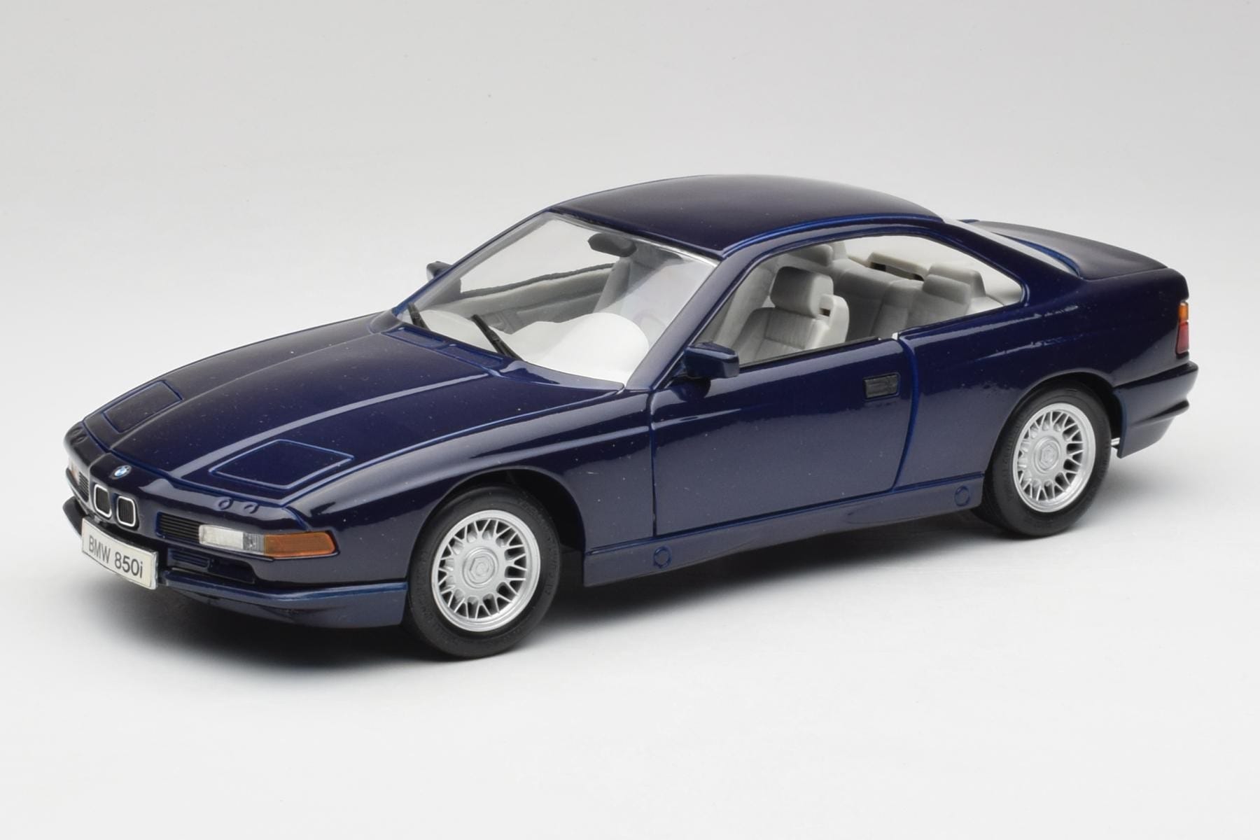 Habitacle BMW 850i Maisto échelle 1/18 - Occasion En Bon état - Modèle De Collection
