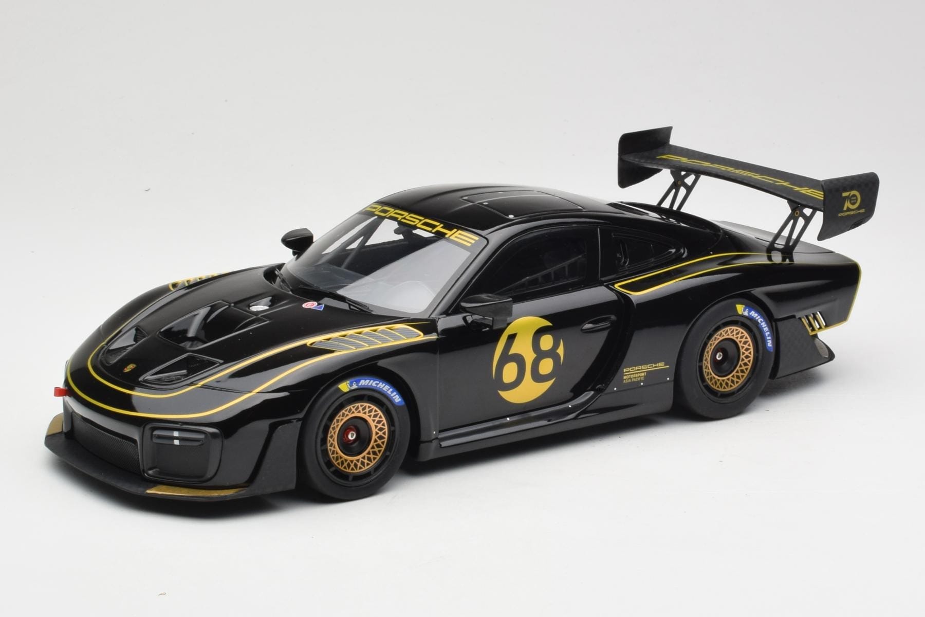 Porsche 935 1/18 Minichamps /19 Tenner Racing 2020