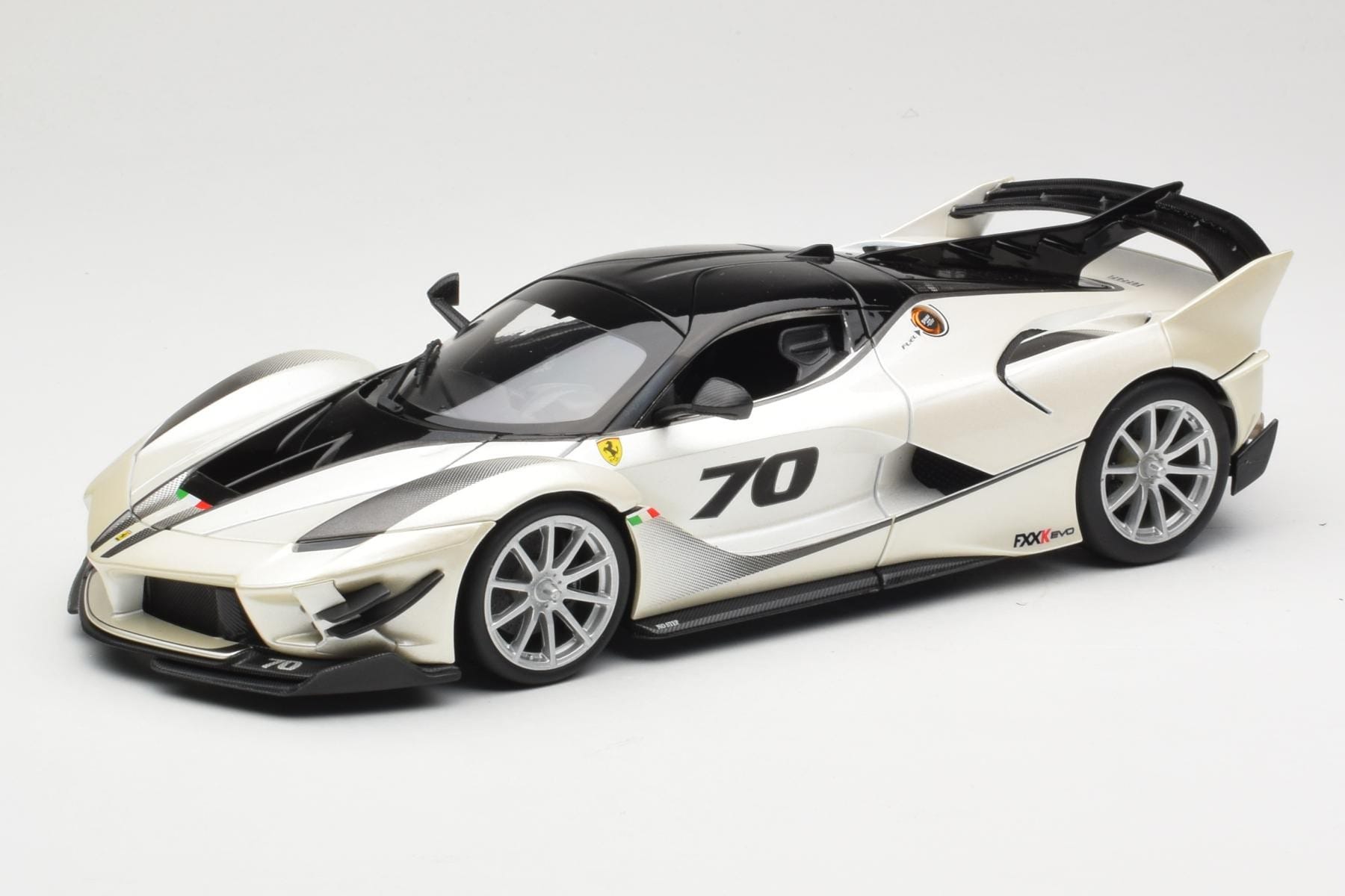 Modèle Réduit Ferrari FXX K Evo #70 Blanc 1:43 - Bburago - Neuf