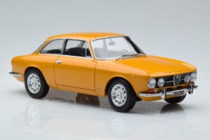 Alfa Romeo 1750 GTV Yellow Norev 1:18 187910 Diecast - image 5 of 7