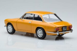 Alfa Romeo 1750 GTV Yellow Norev 1:18 187910 Diecast - image 6 of 7