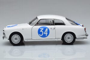 Alfa Romeo Giulietta SV #34 Targa Florio 1960 Kyosho 1:18 08957C Diecast - image 4 of 9
