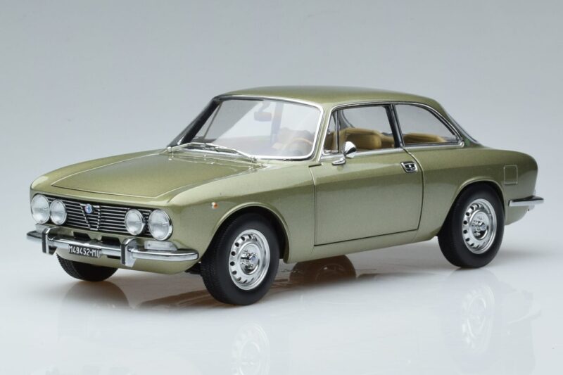 Alfa Romeo GTV 2000 Green Limited Edition Norev 1:18 Alfa Romeo GTV 2000 Green Limited Edition Norev 1:18 187913 Diecast