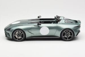 Aston Martin V12 Speedster Green Metallic GT Spirit 1:18 GT906 Resin - image 3 of 6
