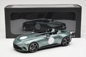 Aston Martin V12 Speedster Green Metallic GT Spirit 1:18 GT906 Resin - image 6 of 6