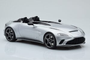 Aston Martin V12 Speedster Silver GT Spirit 1:18 GT430 Resin - image 4 of 6