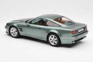 Aston Martin V8 Vantage Green GT Spirit 1:18 GT345 Resin - image 5 of 6
