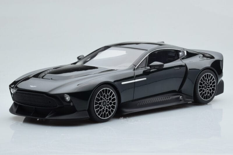 Aston Martin Victor Black GT Spirit 1:18 GT428 Resin