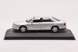 Audi A8 D2 Silver Green Strip Minichamps 1:43 AUDI-264455 Diecast