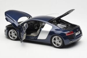 Audi R8 4.2 FSI V8 Blue Kyosho 1:18 09213BL Diecast - image 5 of 8