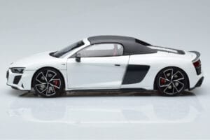 Audi R8 Spyder Performance White Kengfai 1:18 VAKF-0351 Diecast - image 4 of 11