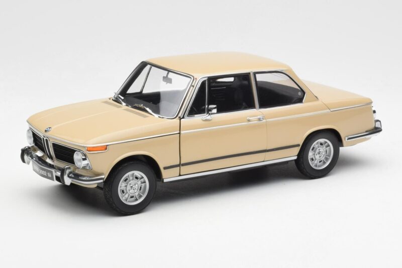 BMW 2002 Ti E10 Sahara Beige Kyosho 1:18 BMW 2002 Ti E10 Sahara Beige Kyosho 1:18 08541BG Diecast