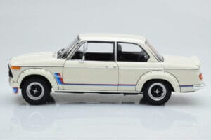 BMW 2002 Turbo White Kyosho 1:18 08544W Diecast - image 5 of 8