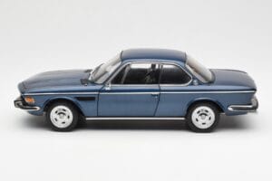 BMW 3.0 CSi E9 Blue Metallic AUTOart 1:18 70672 Diecast - image 4 of 8