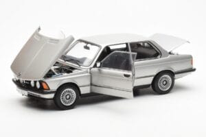 BMW 323i E21 Aspen Silver AUTOart 1:18 80430433552 Diecast - image 2 of 8