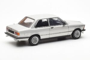 BMW 323i E21 Aspen Silver AUTOart 1:18 80430433552 Diecast - image 3 of 8