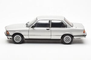 BMW 323i E21 Aspen Silver AUTOart 1:18 80430433552 Diecast - image 4 of 8