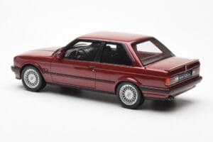 BMW 325i E30 Bordeaux Metallic Otto 1:18 OT102 Resin - image 5 of 6
