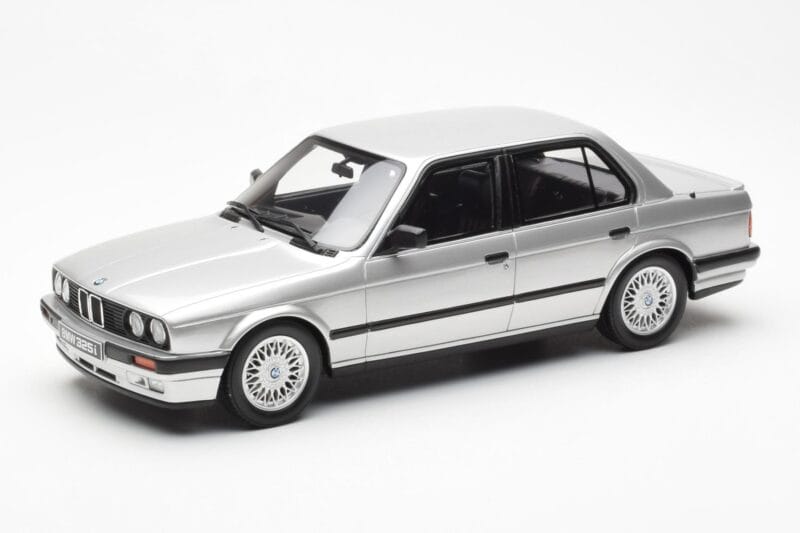 BMW 325i E30 Silver Otto 1:18 OT912 Resin