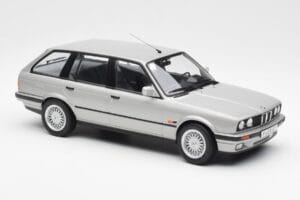 BMW 325i E30 Touring Silver Norev 1:18 183216 Diecast - image 4 of 6