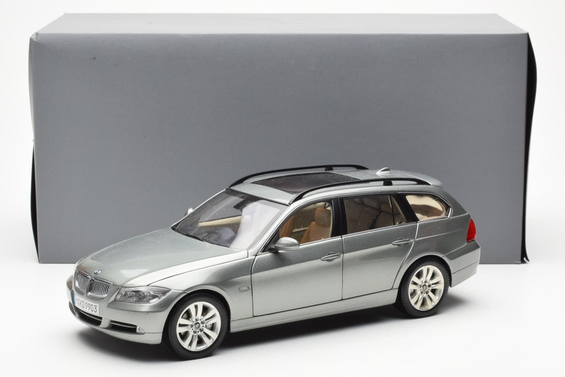 BMW 330i E91 Touring Grey Metallic Kyosho 1:18