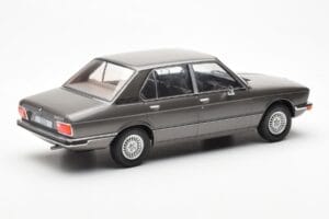 BMW 520i E28 Grey MCG 1:18 MCG18121 Diecast - image 2 of 6