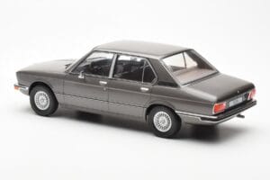 BMW 520i E28 Grey MCG 1:18 MCG18121 Diecast - image 5 of 6