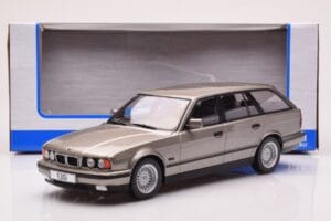 BMW 530i E34 Touring Grey Metallic MCG 1:18 MCG18330 Diecast - image 6 of 6