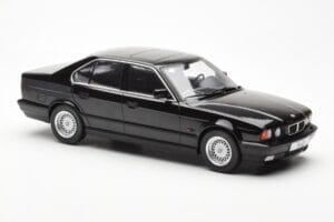 BMW 540i E34 Black Metallic MCG 1:18 MCG18157 Diecast - image 4 of 6