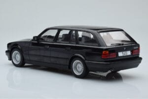 BMW 540i E34 Touring Black Metallic MCG 1:18 MCG18329 Diecast - image 5 of 6