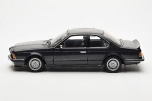 BMW 635 CSi E24 Diamant Black Metallic AUTOart 1:18 70521 Diecast - image 4 of 8