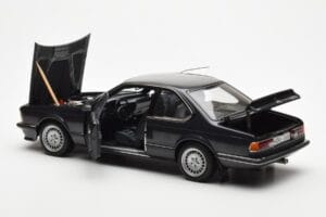 BMW 635 CSi E24 Diamant Black Metallic AUTOart 1:18 70521 Diecast - image 5 of 8