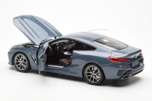 BMW 850i G15 Barcelona Blue Metallic Norev 1:18 80432450995 Diecast - image 5 of 8