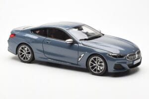 BMW 850i G15 Barcelona Blue Metallic Norev 1:18 80432450995 Diecast - image 6 of 8