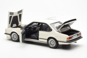 BMW M635 CSi E24 White Dealer Edition AUTOart 1:18 80430145829 Diecast - image 5 of 8