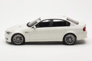 BMW M3 E90 Sedan White GT Spirit 1:18 GT053 Resin - image 3 of 6