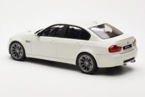 BMW M3 E90 Sedan White GT Spirit 1:18 GT053 Resin - image 5 of 6