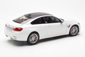 BMW M4 F82 Frozen Brilliant White Paragon 1:18 PA-97101 Diecast - image 3 of 8